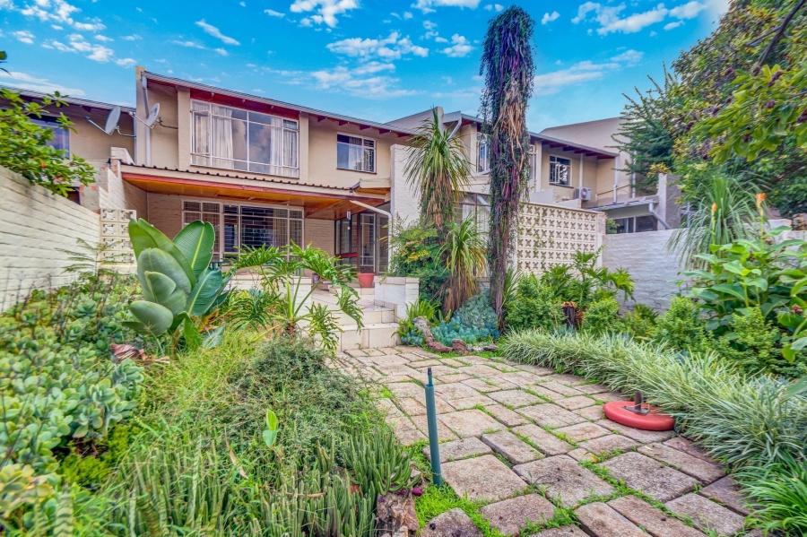 4 Bedroom Property for Sale in Atholl Gauteng