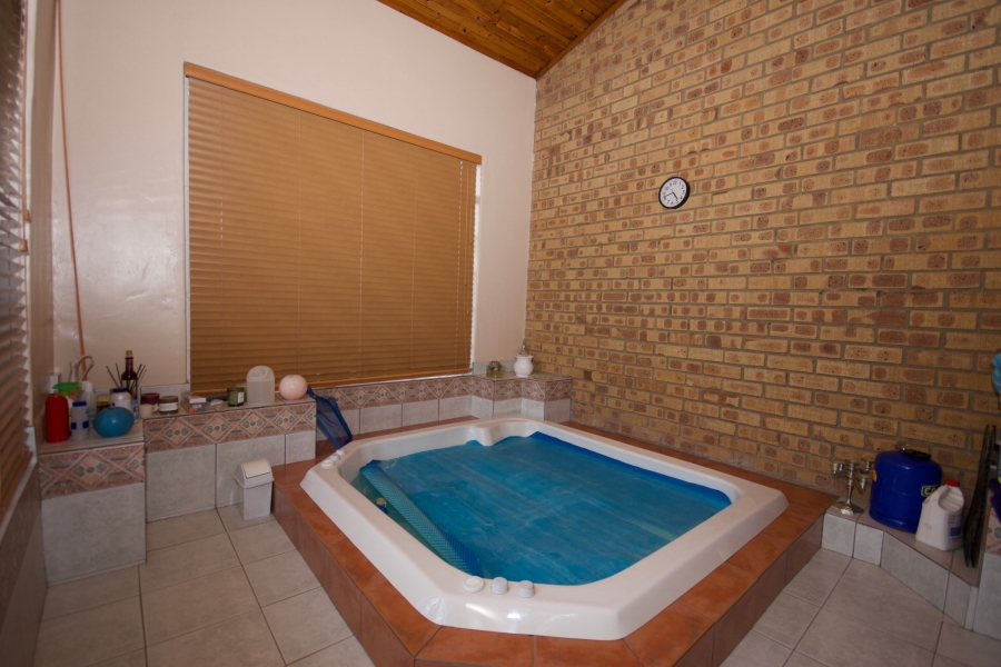 4 Bedroom Property for Sale in Noordheuwel Gauteng