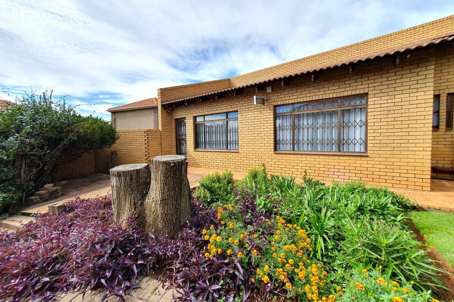 4 Bedroom Property for Sale in Vanderbijlpark SW Gauteng