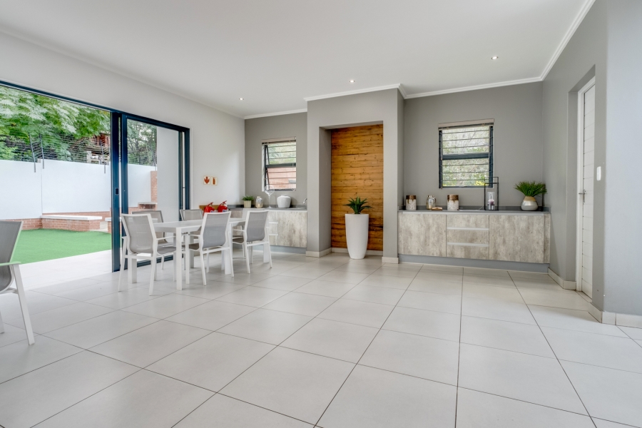 To Let 3 Bedroom Property for Rent in Broadacres Gauteng