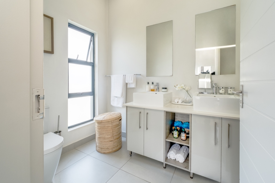 To Let 3 Bedroom Property for Rent in Broadacres Gauteng