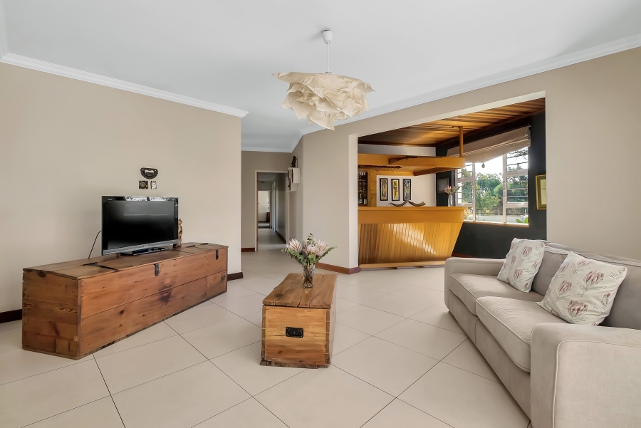 To Let 5 Bedroom Property for Rent in River Club Gauteng