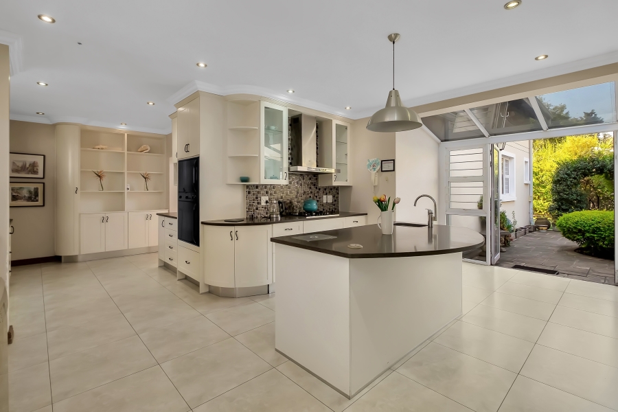 To Let 5 Bedroom Property for Rent in River Club Gauteng