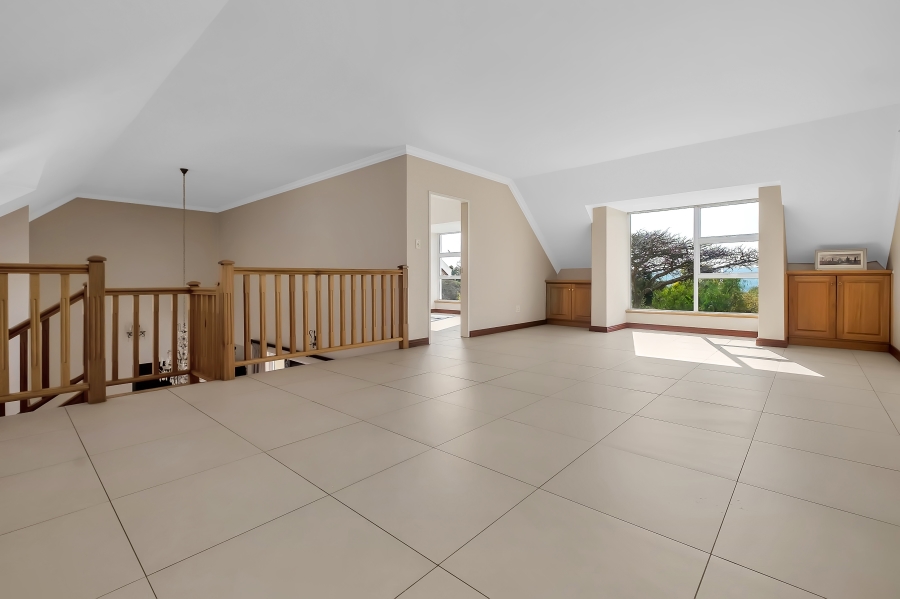 To Let 5 Bedroom Property for Rent in River Club Gauteng
