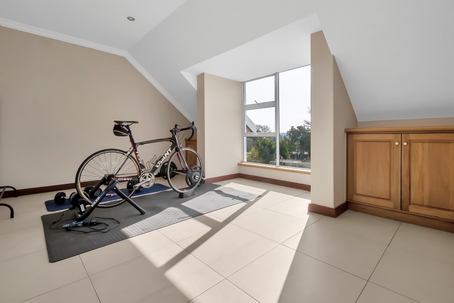 To Let 5 Bedroom Property for Rent in River Club Gauteng
