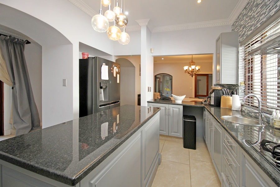 5 Bedroom Property for Sale in Morningside Gauteng