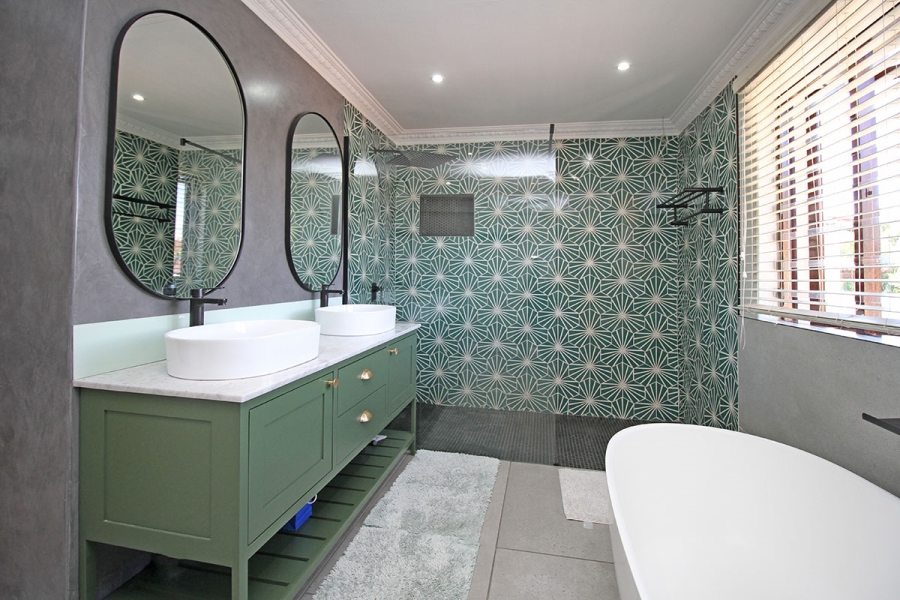 5 Bedroom Property for Sale in Morningside Gauteng