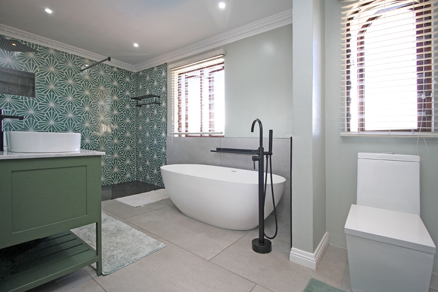 5 Bedroom Property for Sale in Morningside Gauteng