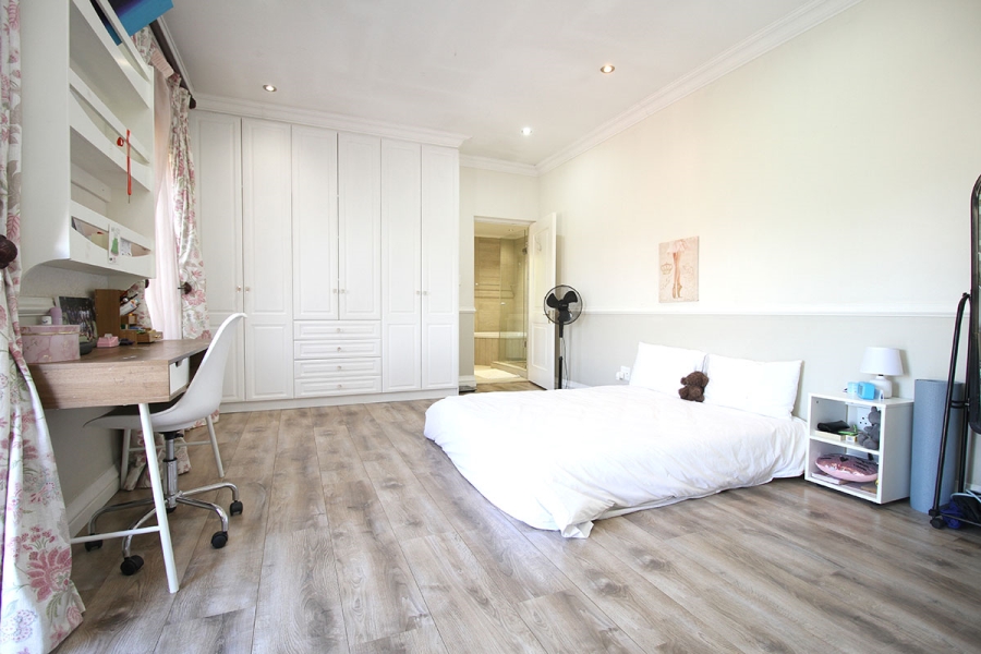 5 Bedroom Property for Sale in Morningside Gauteng