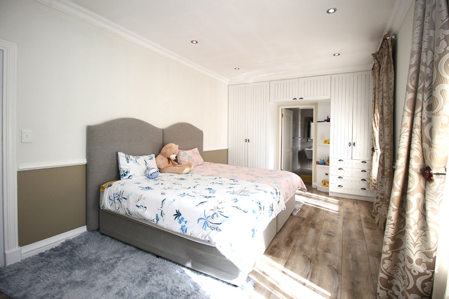 5 Bedroom Property for Sale in Morningside Gauteng