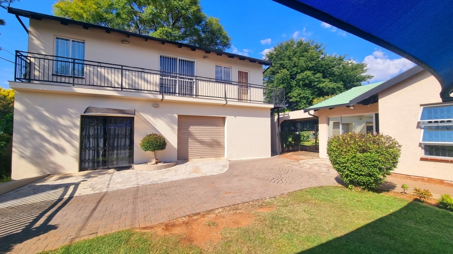 5 Bedroom Property for Sale in Noordwyk Gauteng