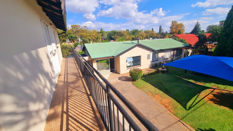 5 Bedroom Property for Sale in Noordwyk Gauteng