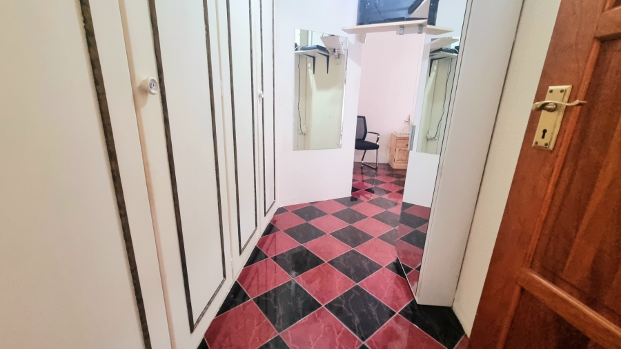 5 Bedroom Property for Sale in Noordwyk Gauteng