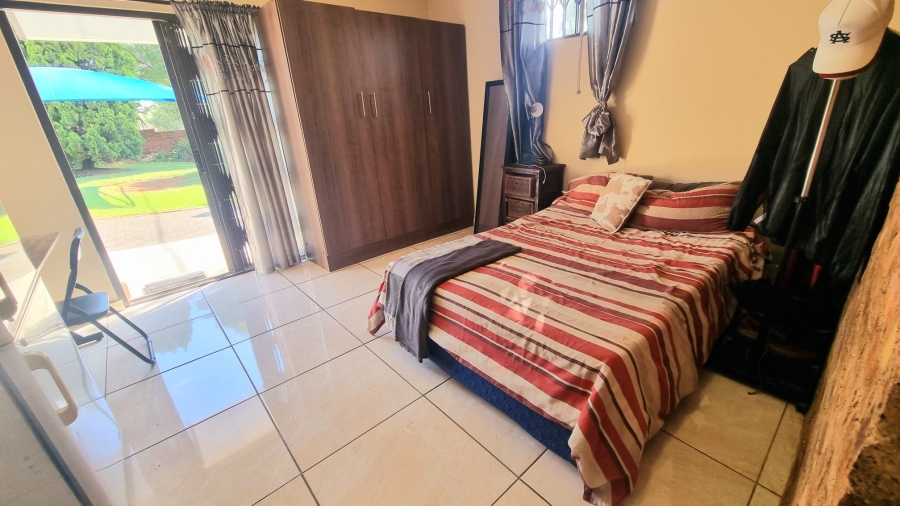 5 Bedroom Property for Sale in Noordwyk Gauteng