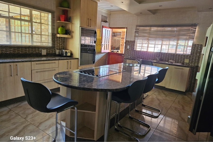 5 Bedroom Property for Sale in Ninapark Gauteng
