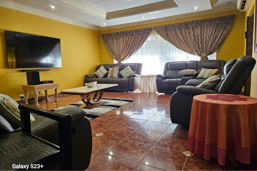 5 Bedroom Property for Sale in Ninapark Gauteng