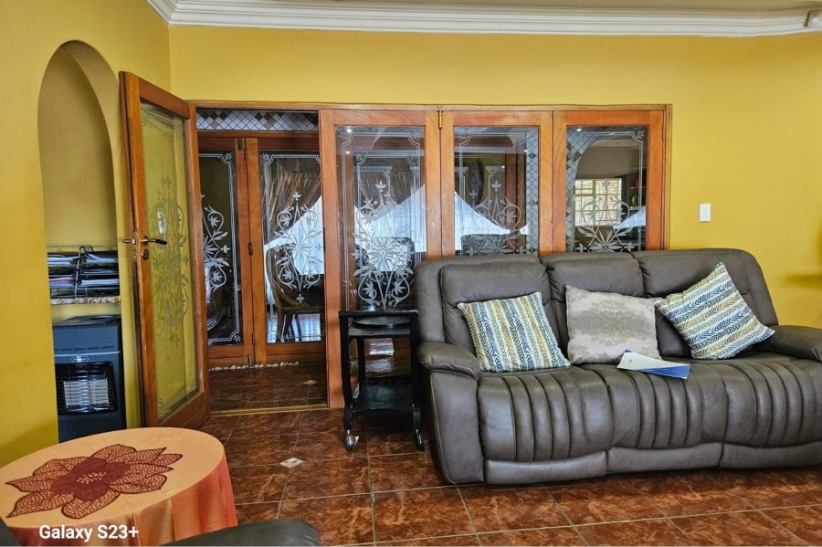 5 Bedroom Property for Sale in Ninapark Gauteng