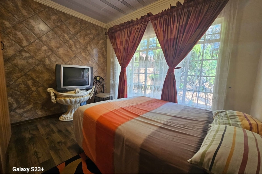 5 Bedroom Property for Sale in Ninapark Gauteng