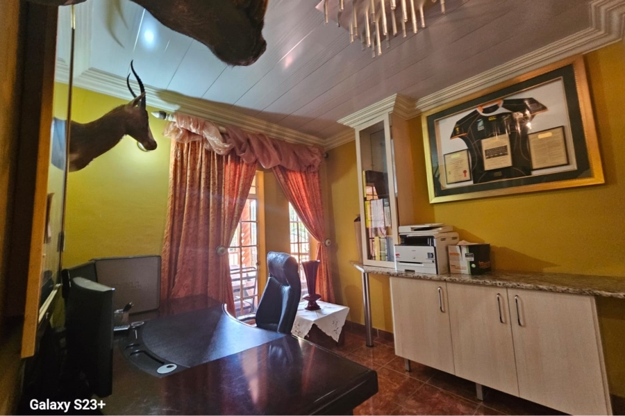 5 Bedroom Property for Sale in Ninapark Gauteng