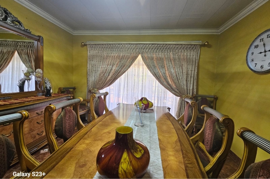 5 Bedroom Property for Sale in Ninapark Gauteng
