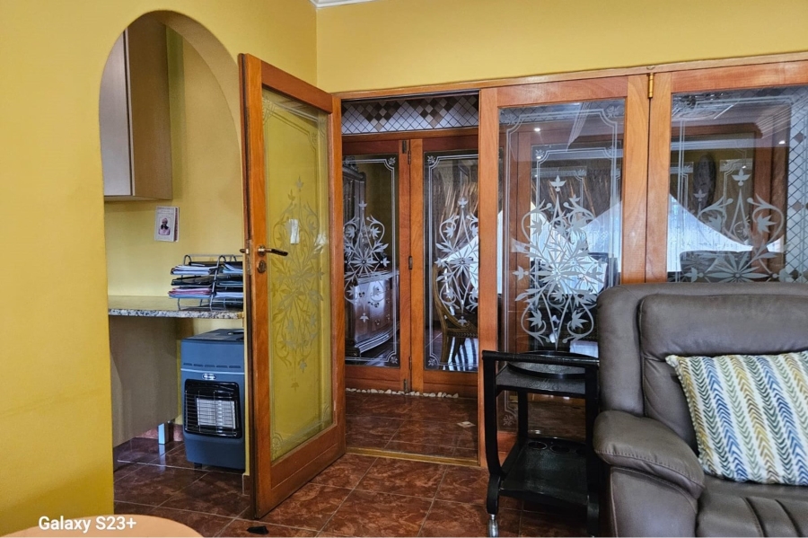 5 Bedroom Property for Sale in Ninapark Gauteng
