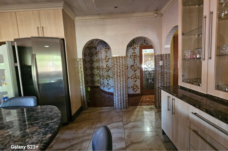 5 Bedroom Property for Sale in Ninapark Gauteng