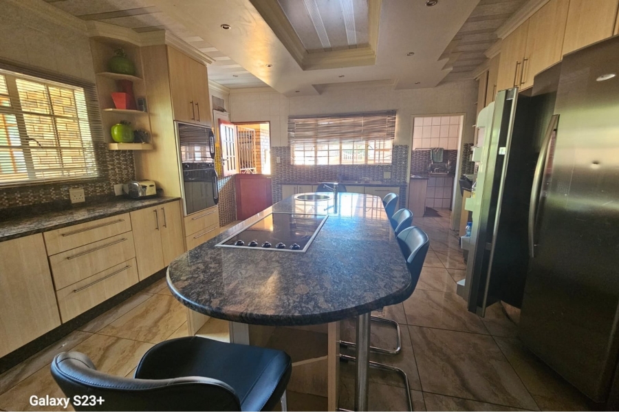 5 Bedroom Property for Sale in Ninapark Gauteng
