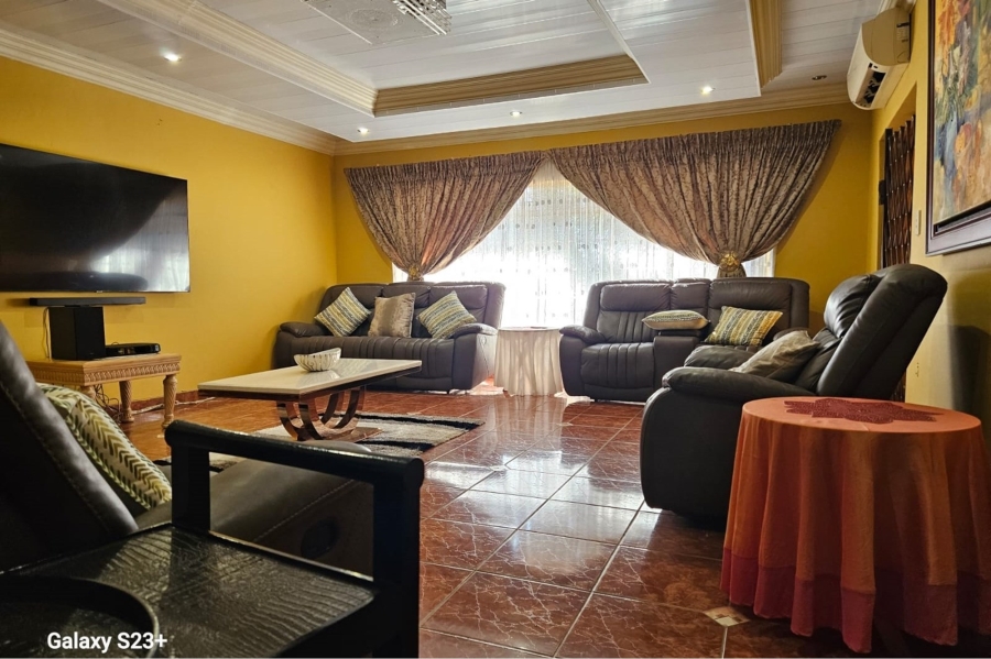 5 Bedroom Property for Sale in Ninapark Gauteng