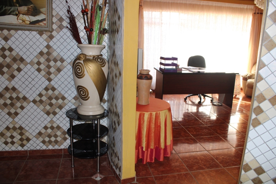 5 Bedroom Property for Sale in Ninapark Gauteng