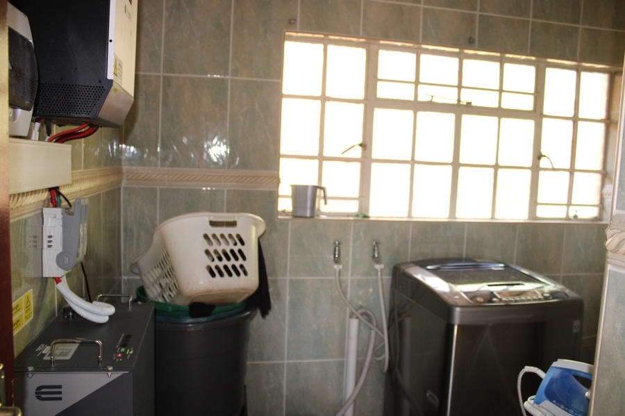 5 Bedroom Property for Sale in Ninapark Gauteng