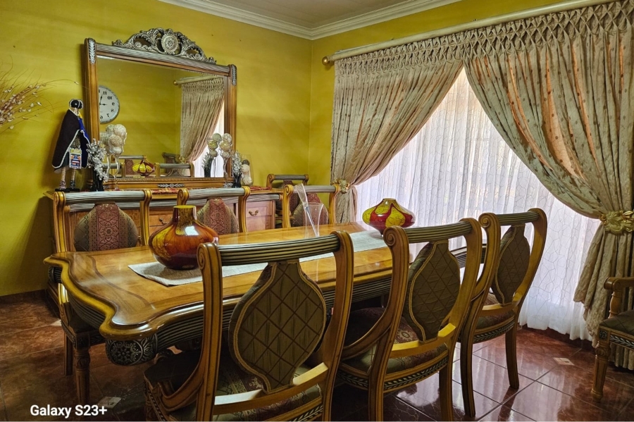 5 Bedroom Property for Sale in Ninapark Gauteng