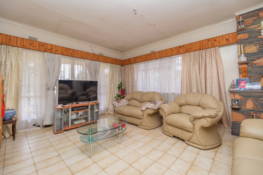 4 Bedroom Property for Sale in Glenvista Gauteng
