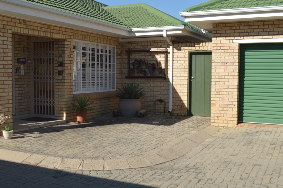 3 Bedroom Property for Sale in Three Rivers Proper Gauteng