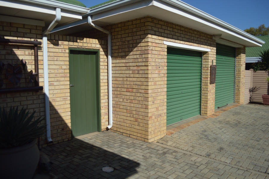 3 Bedroom Property for Sale in Three Rivers Proper Gauteng