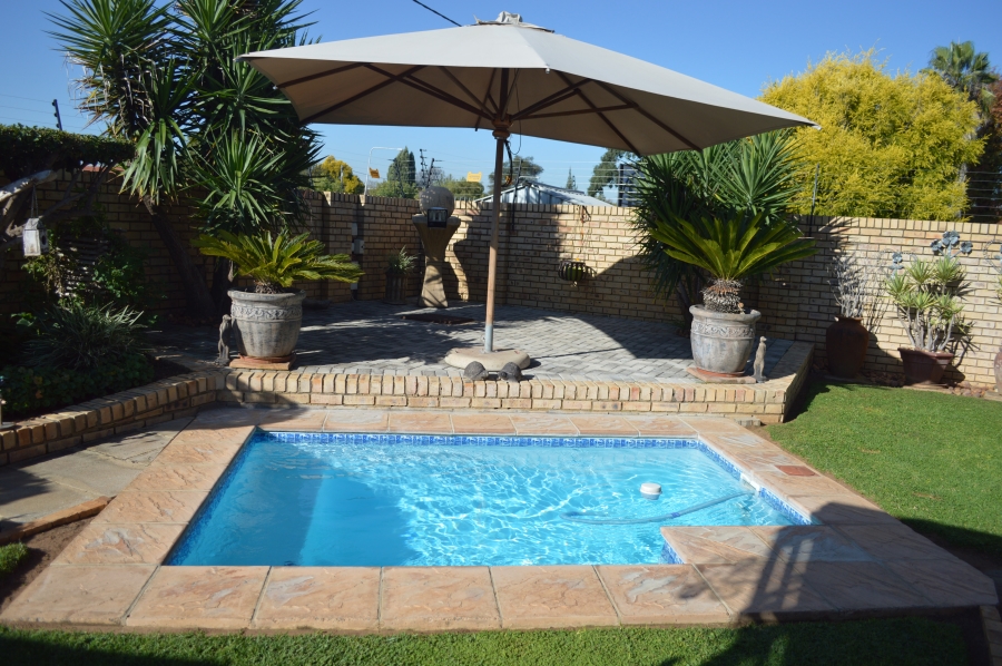3 Bedroom Property for Sale in Three Rivers Proper Gauteng
