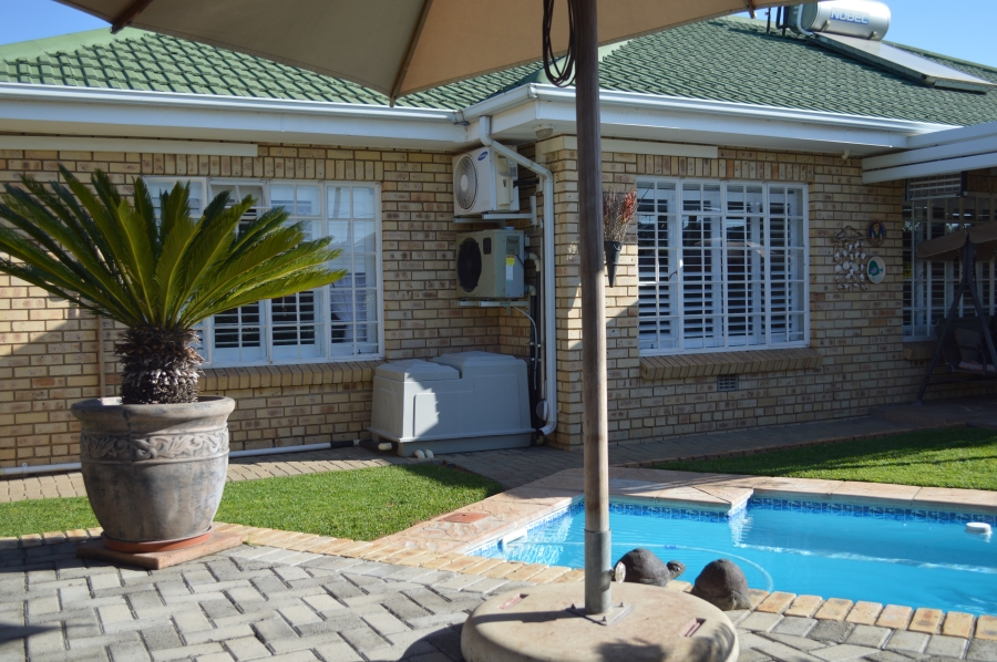 3 Bedroom Property for Sale in Three Rivers Proper Gauteng