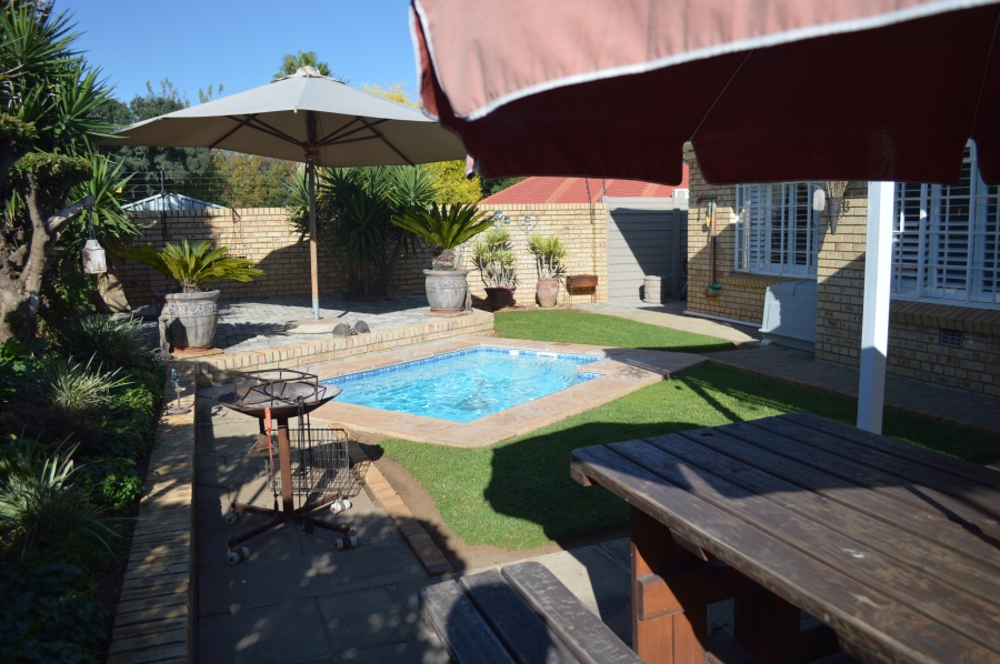 3 Bedroom Property for Sale in Three Rivers Proper Gauteng