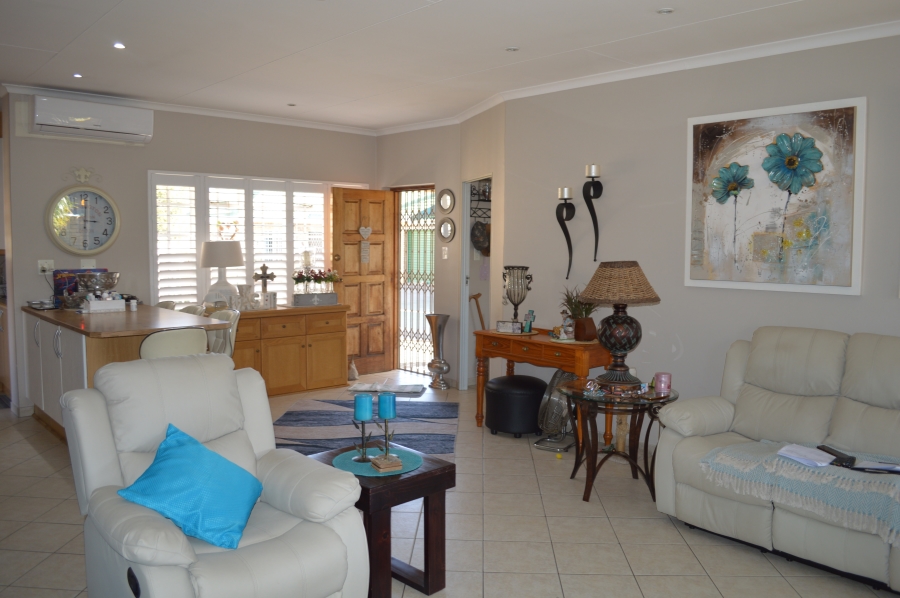 3 Bedroom Property for Sale in Three Rivers Proper Gauteng