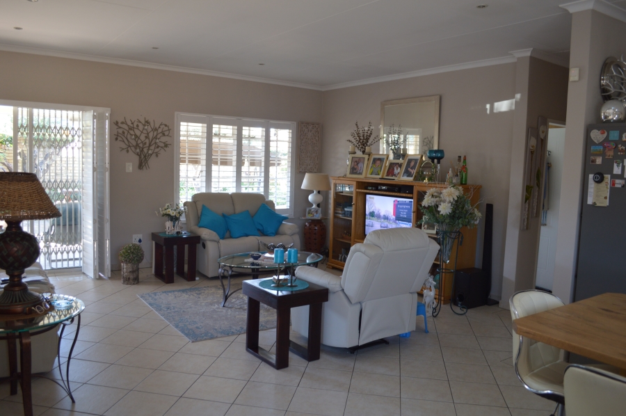 3 Bedroom Property for Sale in Three Rivers Proper Gauteng