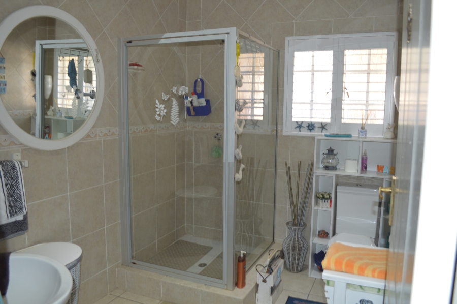 3 Bedroom Property for Sale in Three Rivers Proper Gauteng