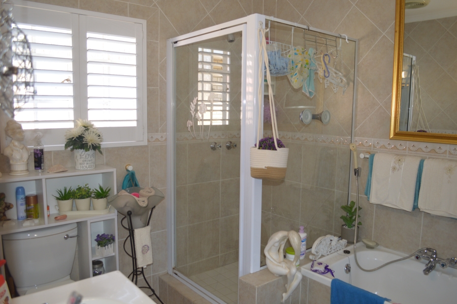 3 Bedroom Property for Sale in Three Rivers Proper Gauteng