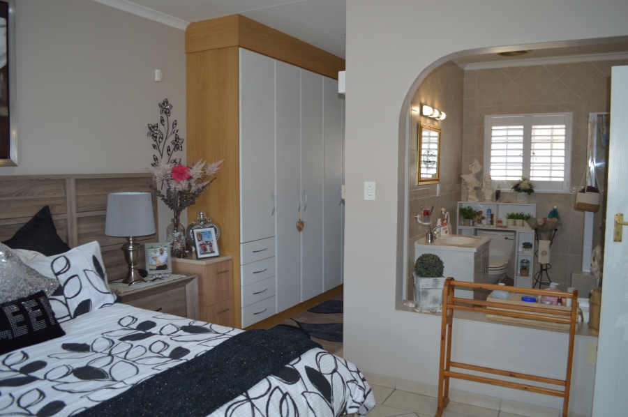 3 Bedroom Property for Sale in Three Rivers Proper Gauteng