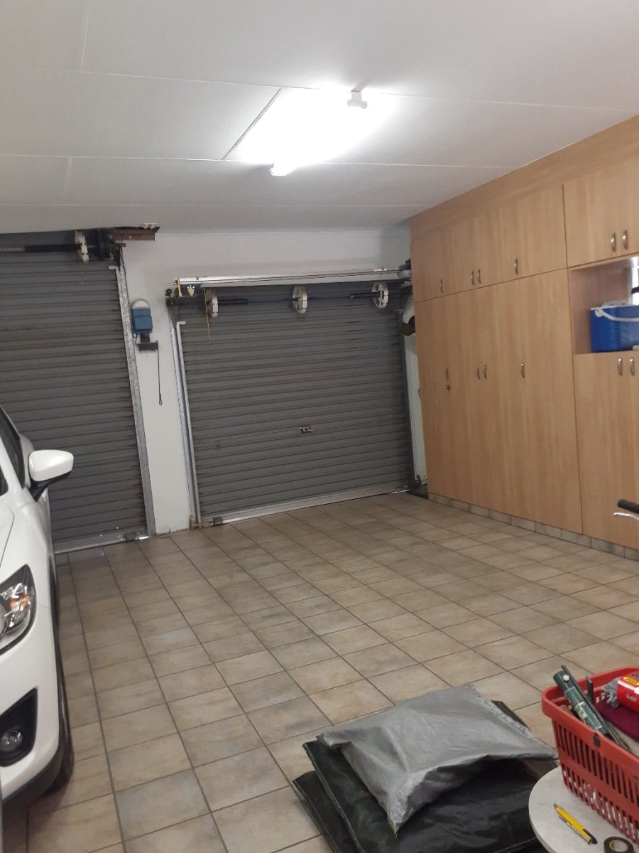 3 Bedroom Property for Sale in Three Rivers Proper Gauteng