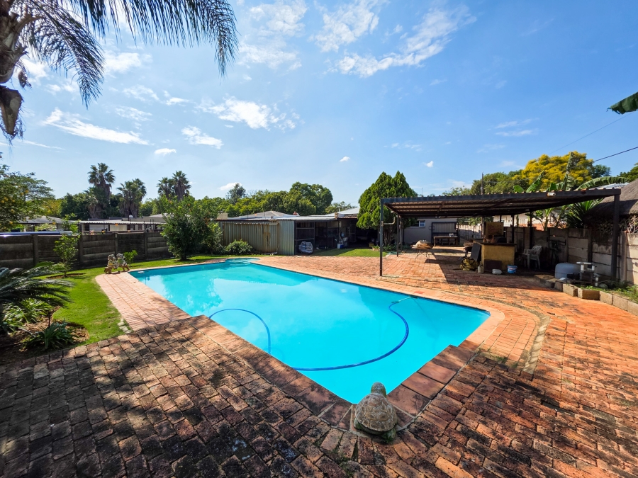 4 Bedroom Property for Sale in Rietfontein Gauteng