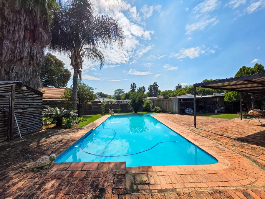 4 Bedroom Property for Sale in Rietfontein Gauteng