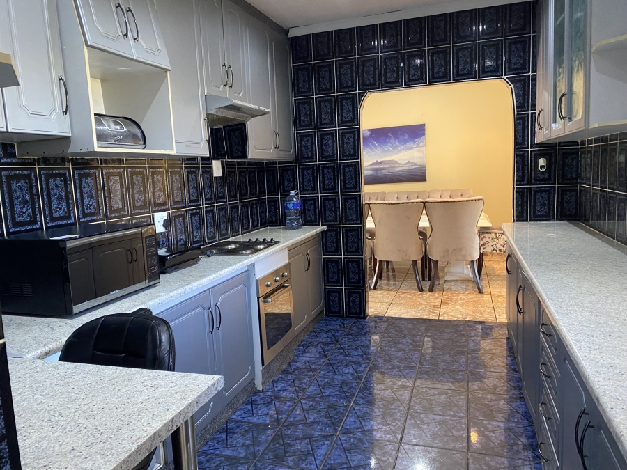 3 Bedroom Property for Sale in Brackendowns Gauteng