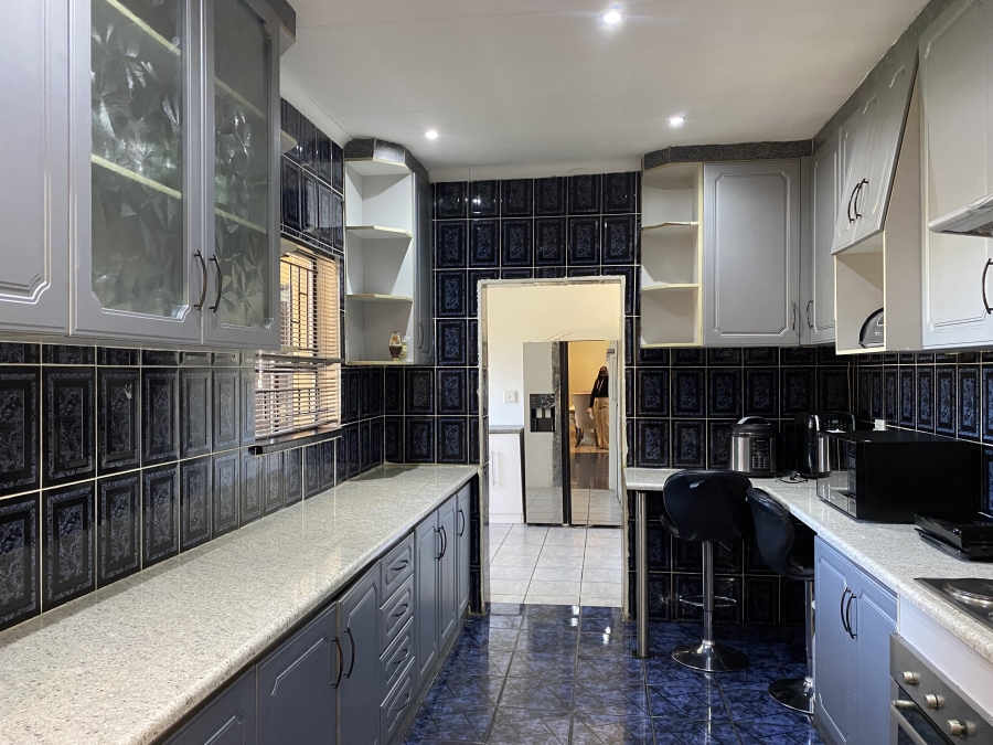 3 Bedroom Property for Sale in Brackendowns Gauteng
