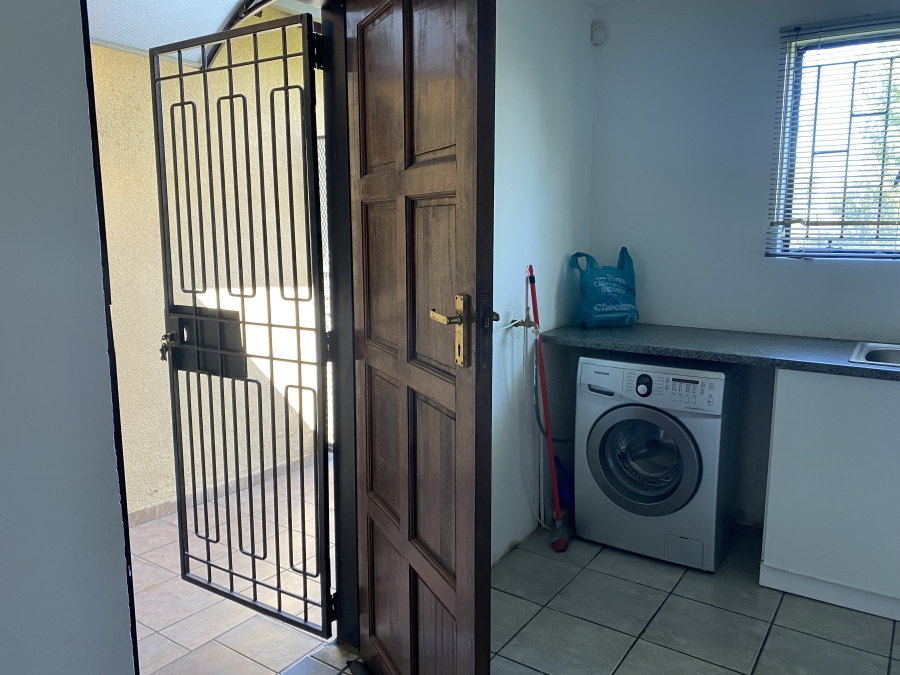 3 Bedroom Property for Sale in Brackendowns Gauteng