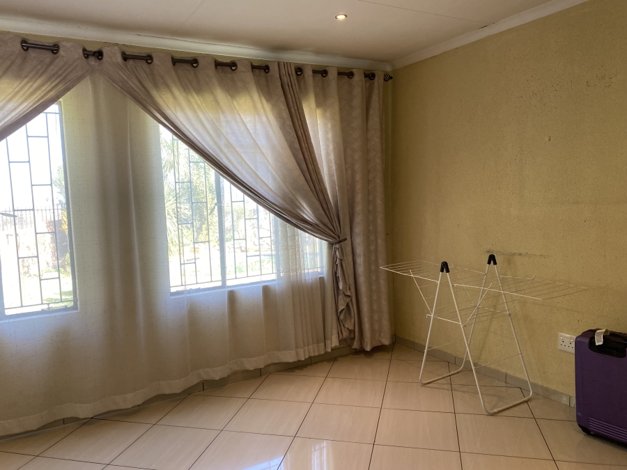 3 Bedroom Property for Sale in Brackendowns Gauteng
