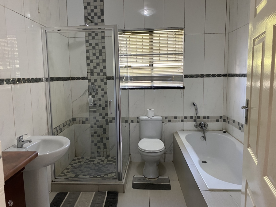 3 Bedroom Property for Sale in Brackendowns Gauteng